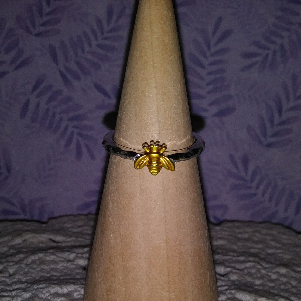 Bee ring